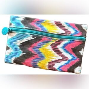 Zigzag Clutch – Bright, Bold & Boutique-Ready 🎉 $5 Finds – Clearance Section 🎉